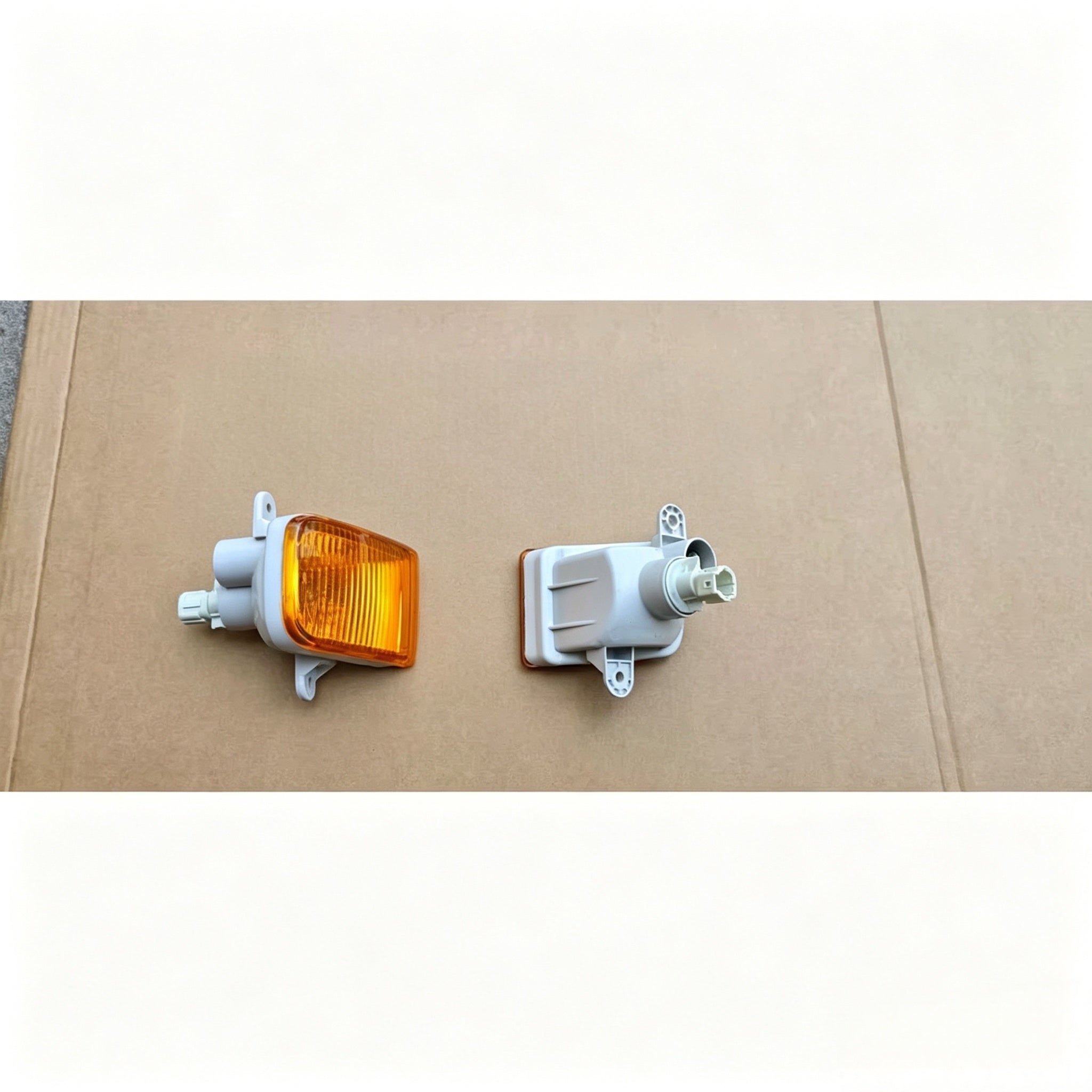 New RH Bumper Lamp for NISSAN UD PKB CWM 454 Truck Spare Body Parts