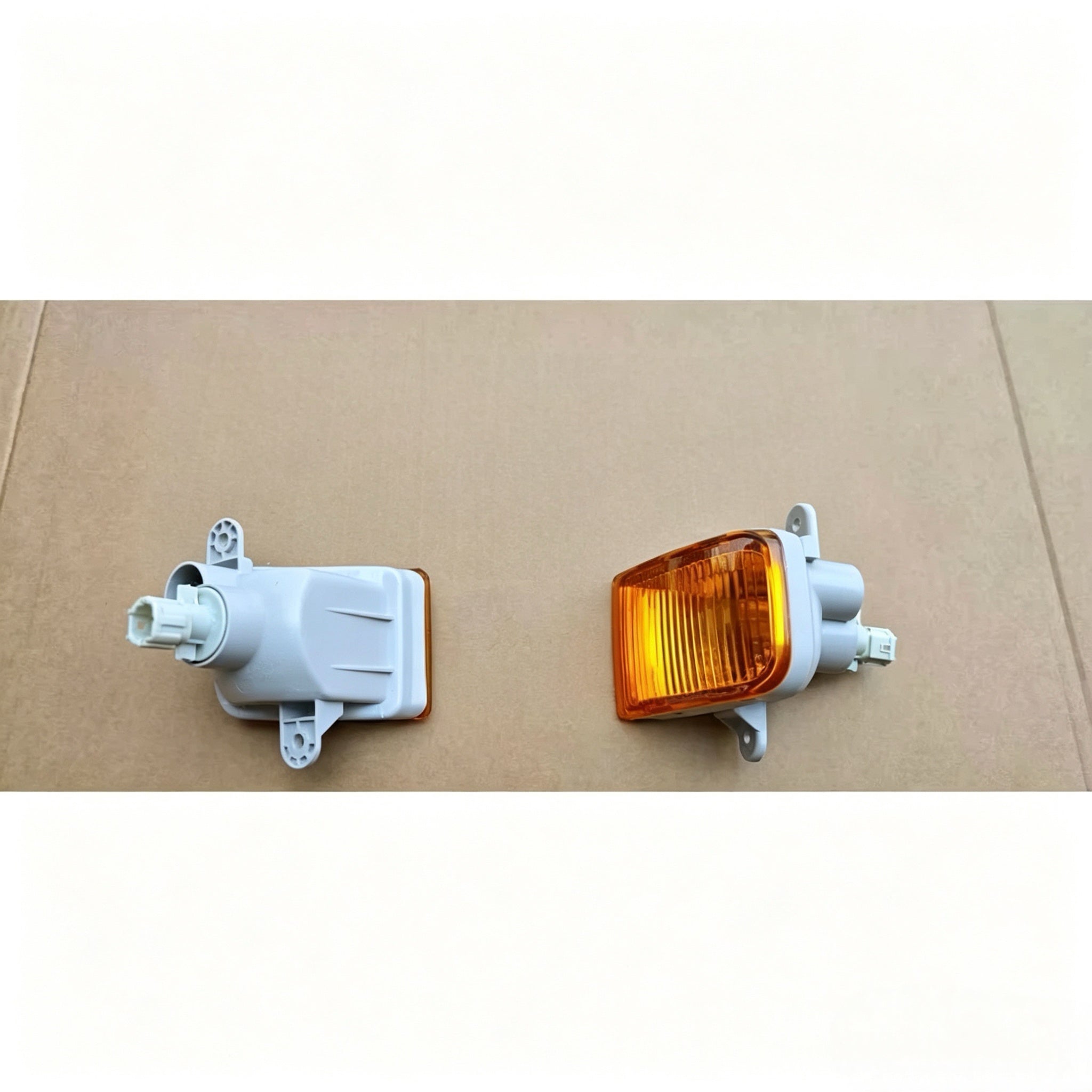 Bumper  Lamp  LH for NISSAN for UD PKB CWM 454 Truck Spare Body Parts