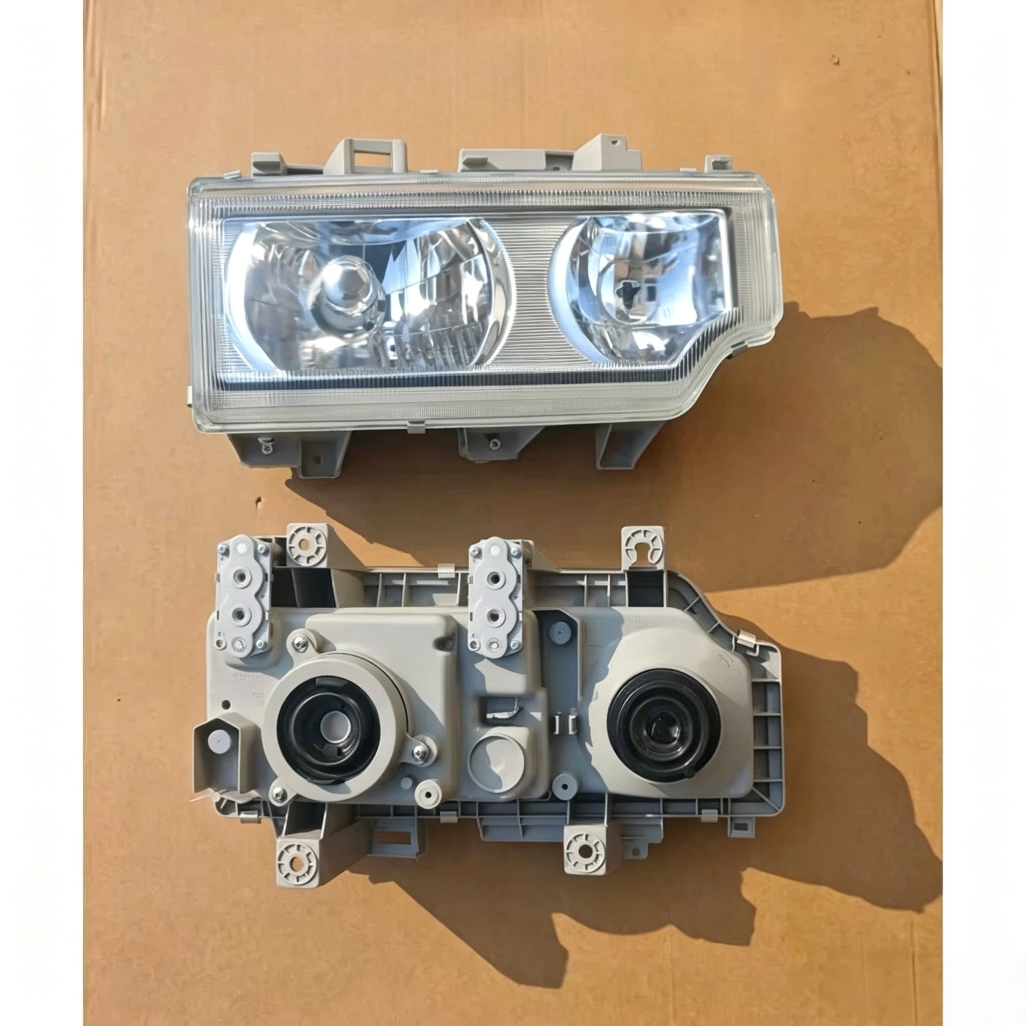 New Head Lamp Crystal LHD LH for CWA451 UD CDA451/CMA451 OEM FDN05028L-H