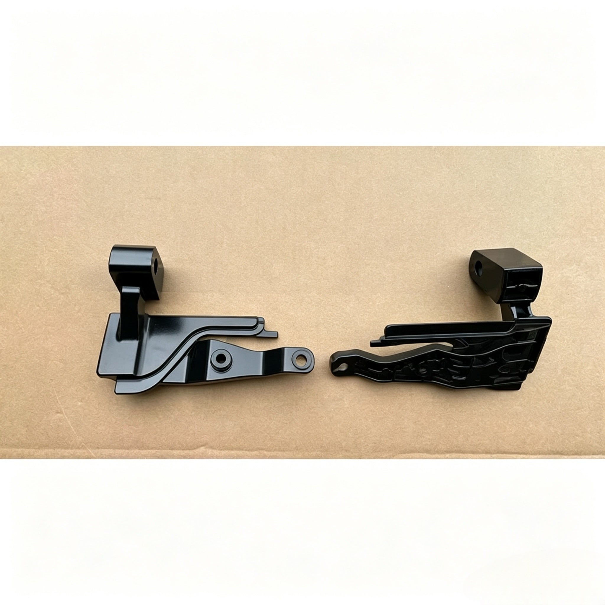 96711-00Z00 96713-15Z00 9671100Z00 9671315Z00 Panel Bracket RH for NISSAN CWA451 for UD CDA451 CMA451 Truck Spare Body Parts
