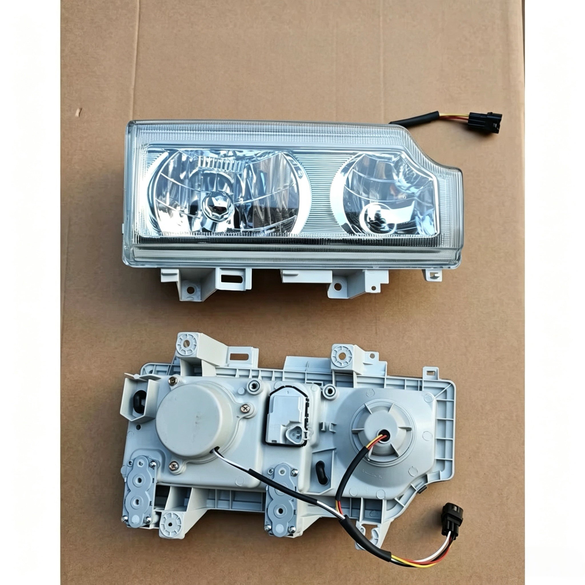 New Head Lamp Crystal LHD RH 24V 25W for CWA451 UD CDA451 CMA451