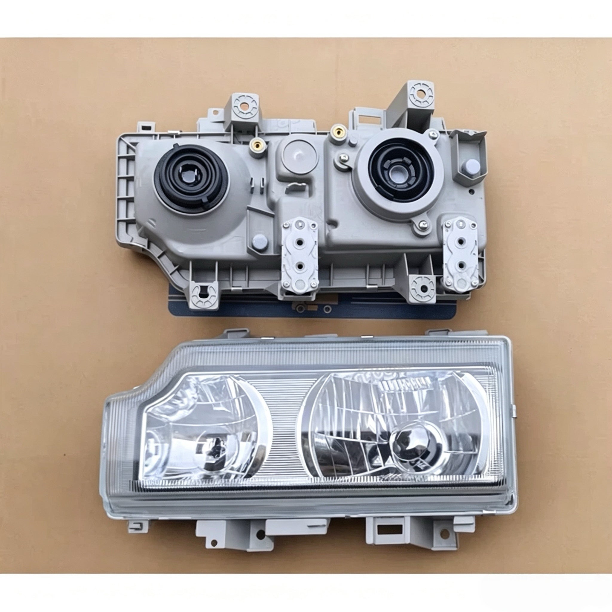 Head Lamp Crystal RHD LH for NISSAN CWA451 for UD CDA451 CMA451 Truck Spare Body Parts