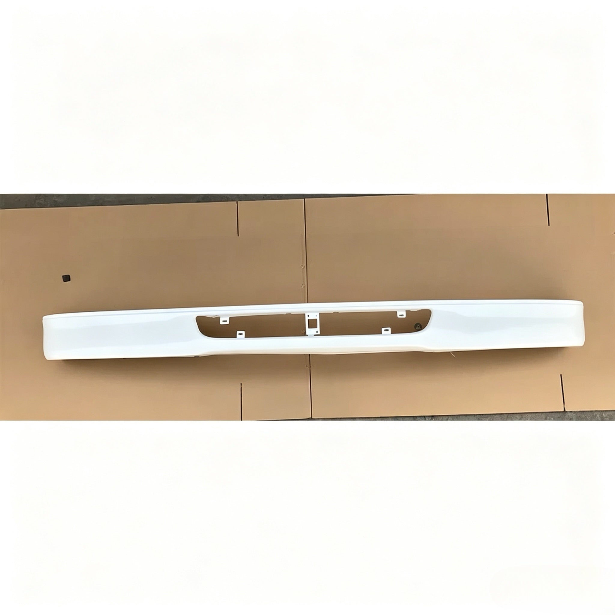 Under the Paint Bumper 2003 for NISSAN CWA451 for UD CDA451 CMA451Truck Spare Body Parts