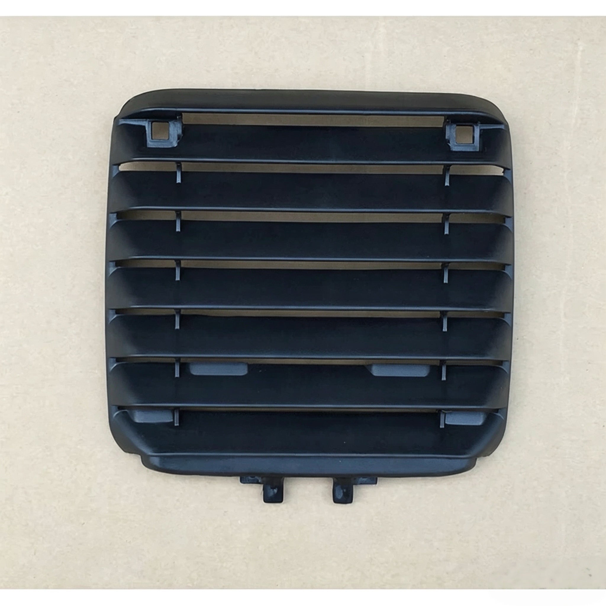 Bumper Grille RH for NISSAN CWA451 for UD CDA451 CMA451