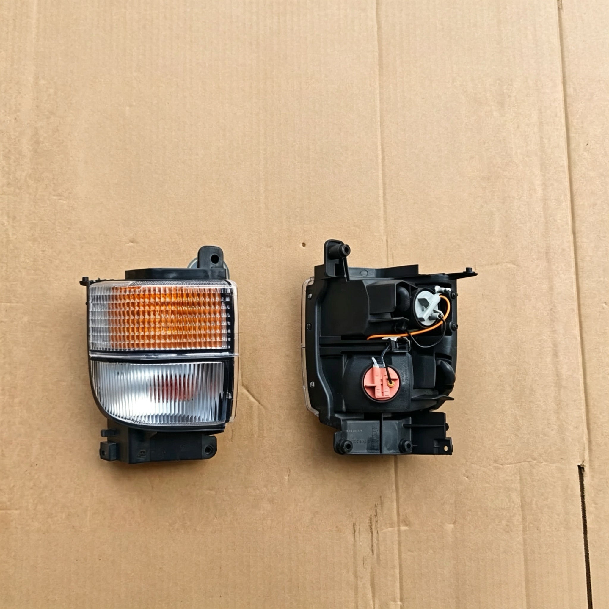 Corner Lamp RH White for NISSAN CWA451 for UD CDA451 CMA451 Truck Spare Body Parts