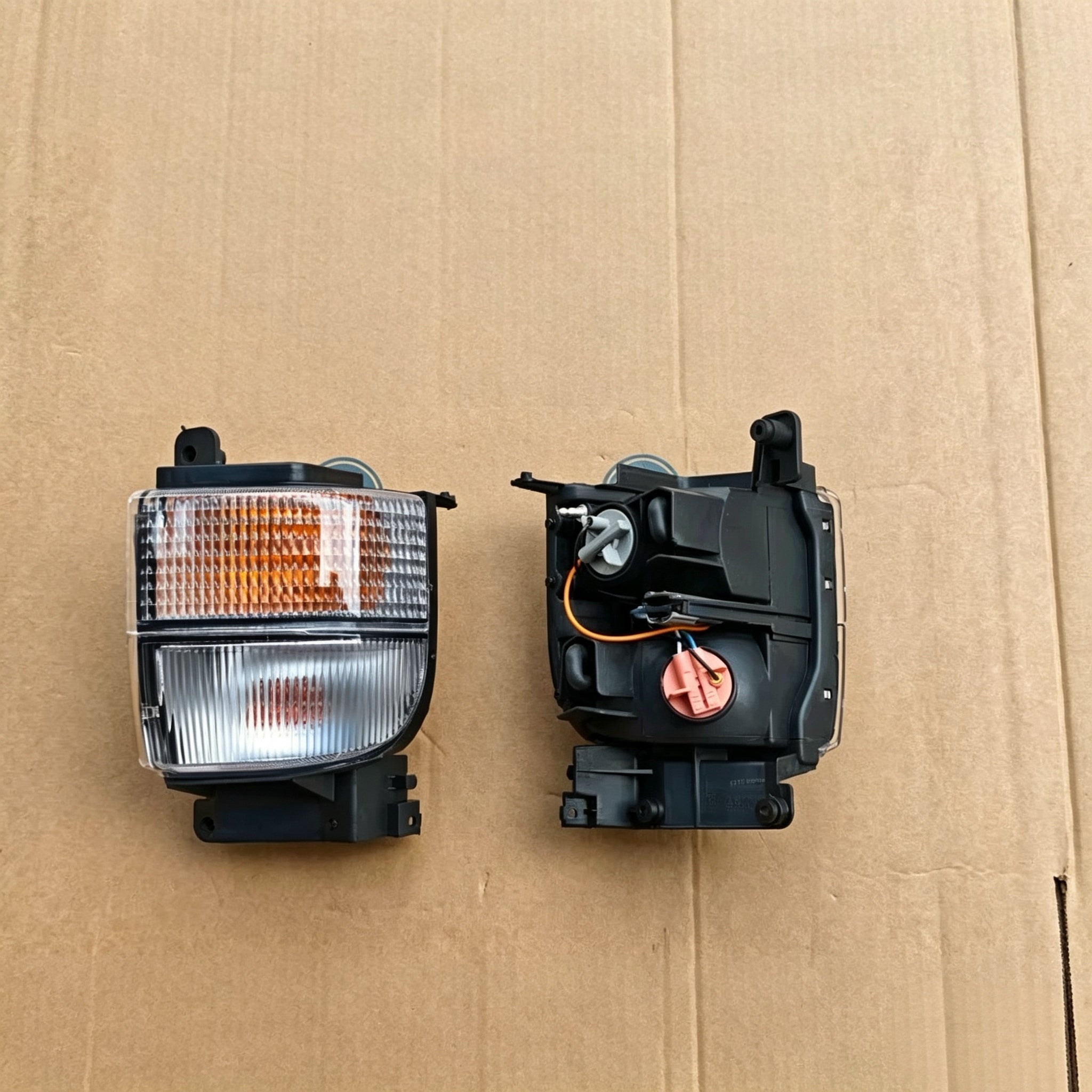 Corner Lamp  LH White for NISSAN CWA451 for UD CDA451 CMA451 Truck Spare Body Parts