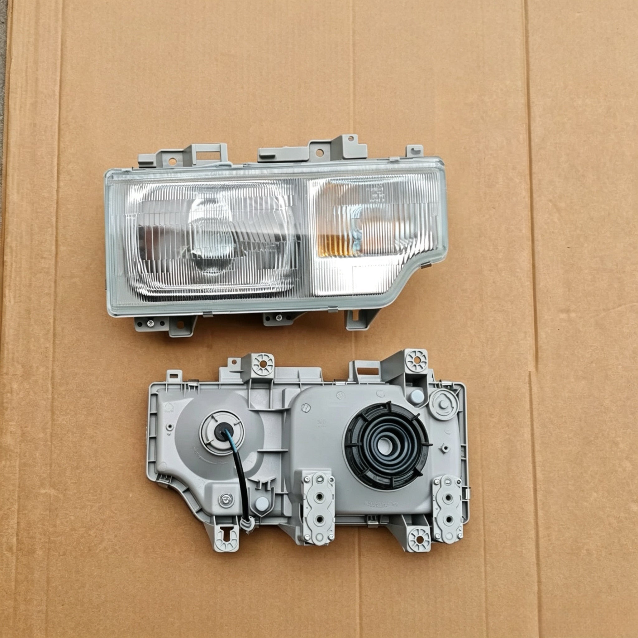 Headlamp LH RHD for NISSAN CWA451 for UD CDA451 CMA451 Truck Spare Body Parts