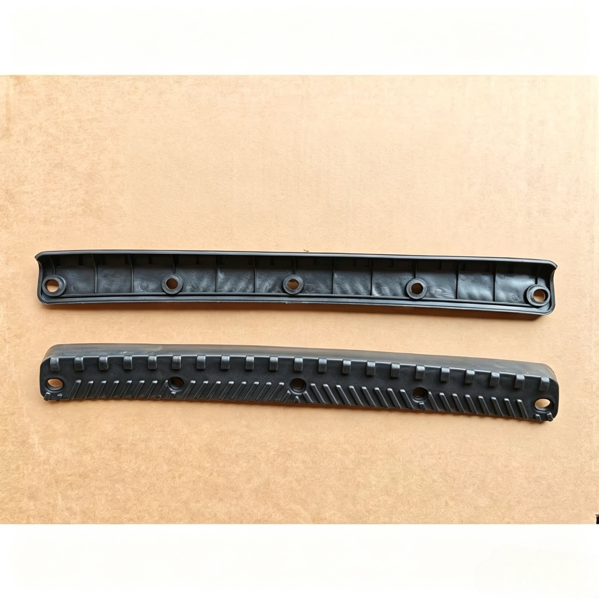 Upper Bumper Step Ganish LH  for NISSAN CWA451 for UD CDA451 CMA451 Truck Spare Body Parts
