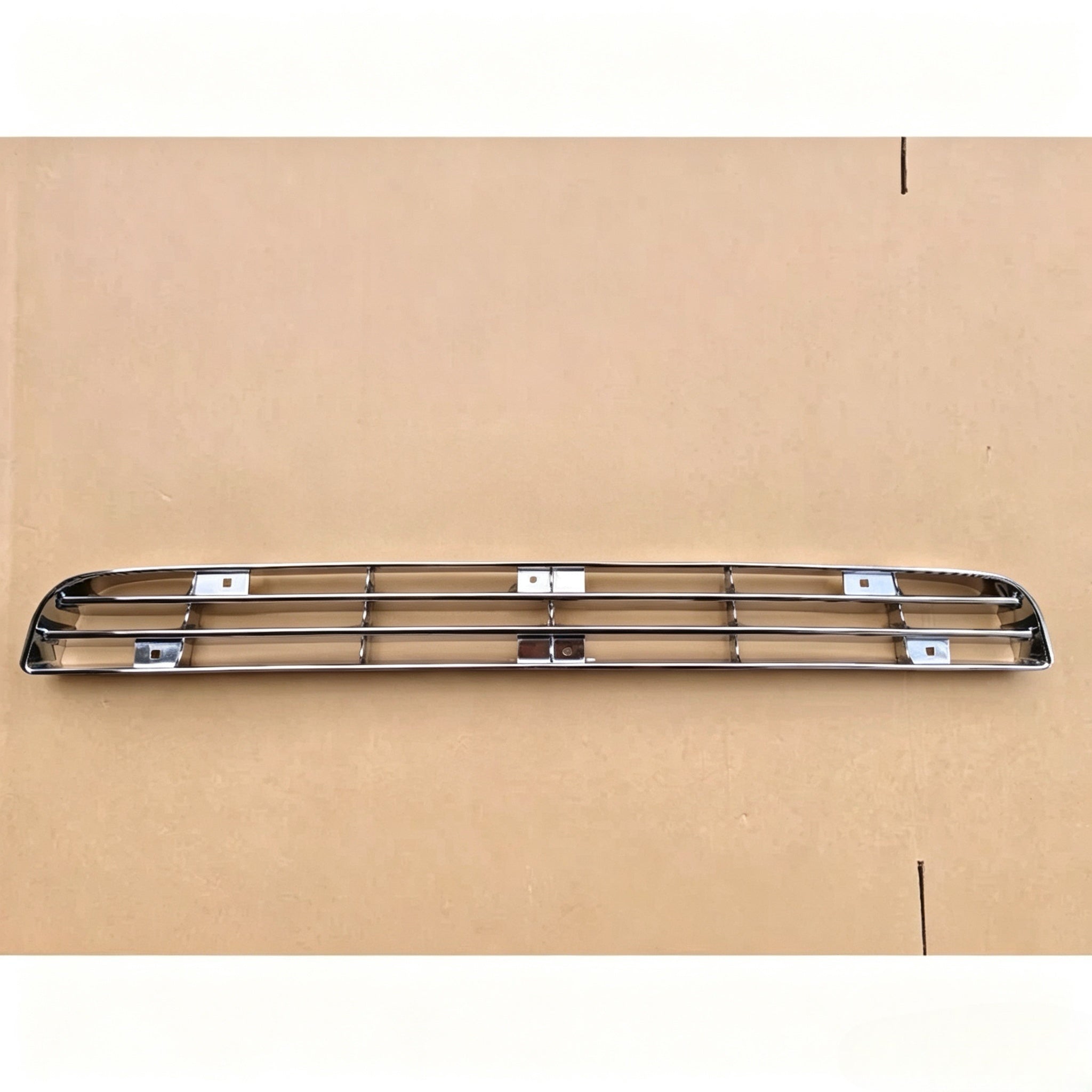 Chrome Lower Bumper Grille for Nissan CWA451 UD CDA451 CMA451 Trucks New Condition Spare Body Parts