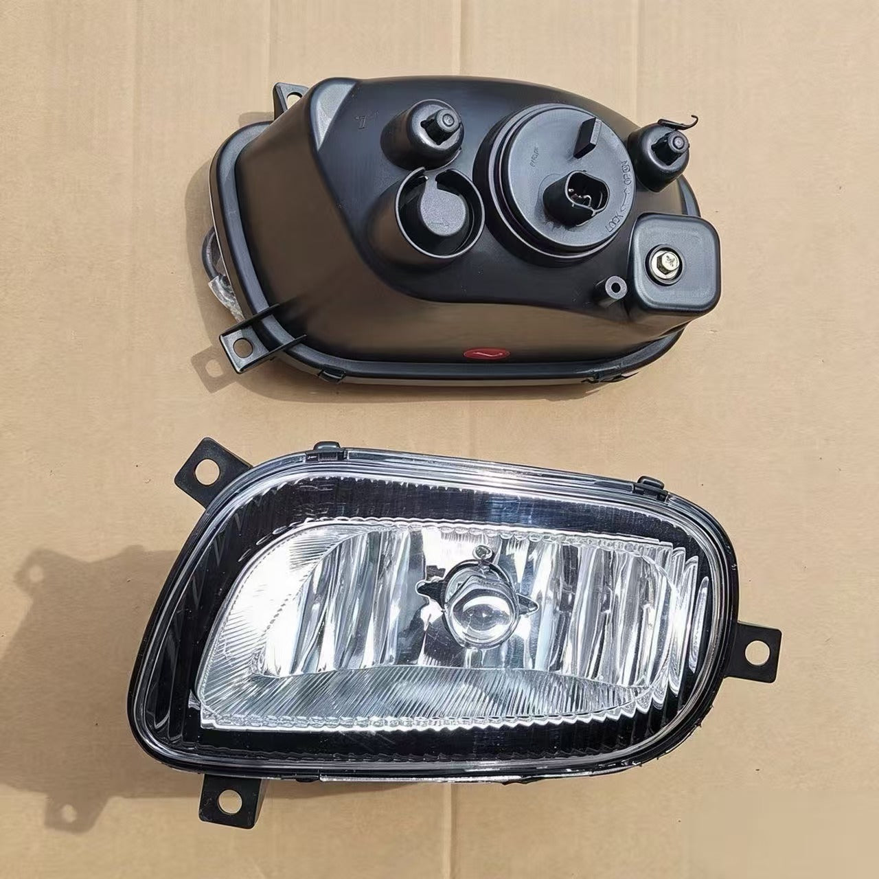 IB18037100093 IB18037100094 Crystal Fog Lamp LH for FOTON AYMARK 1800 TRUCK Spare Parts