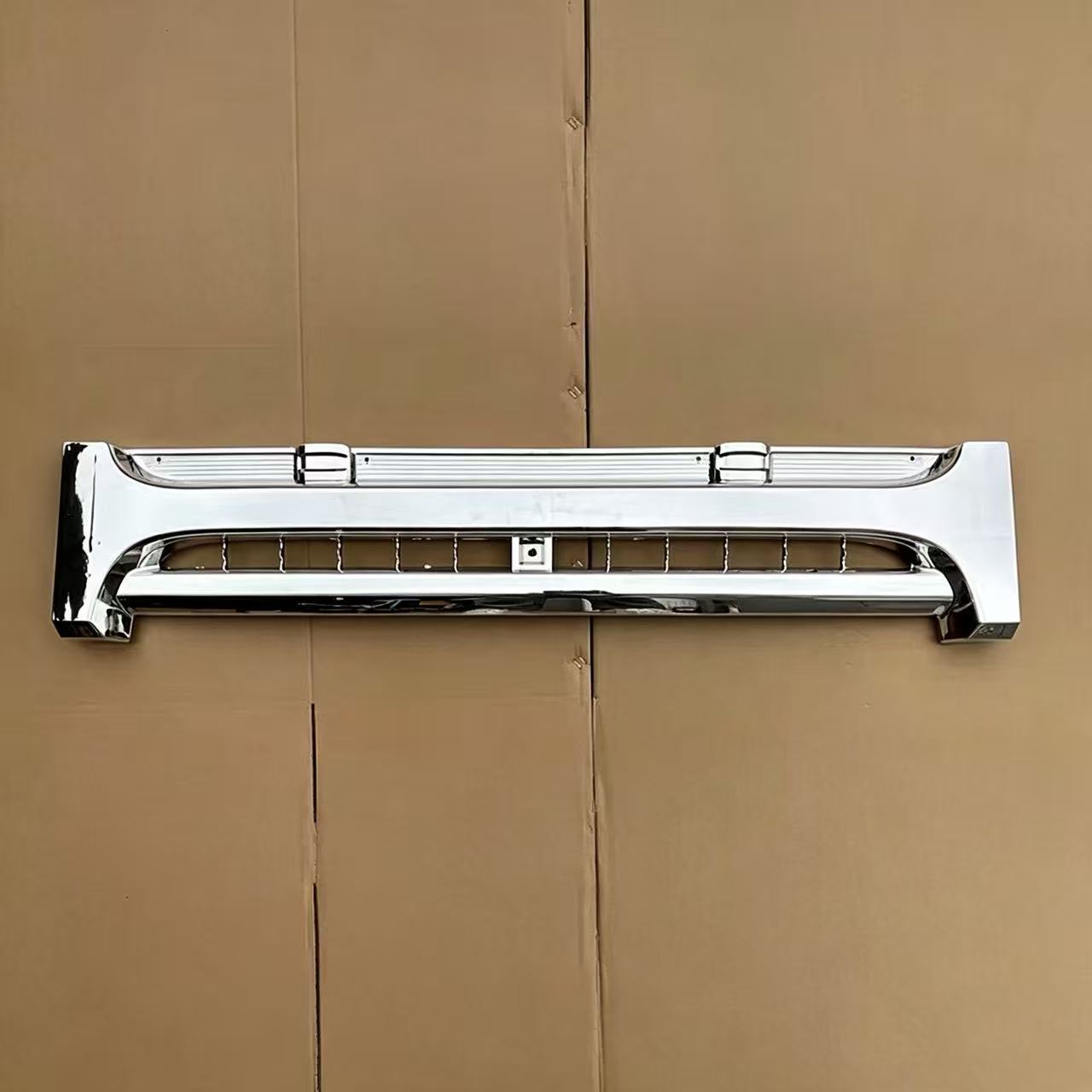 8401100LE010 Grille Wide 131cm (painting) for JAC N721 TRUCK Spare Parts
