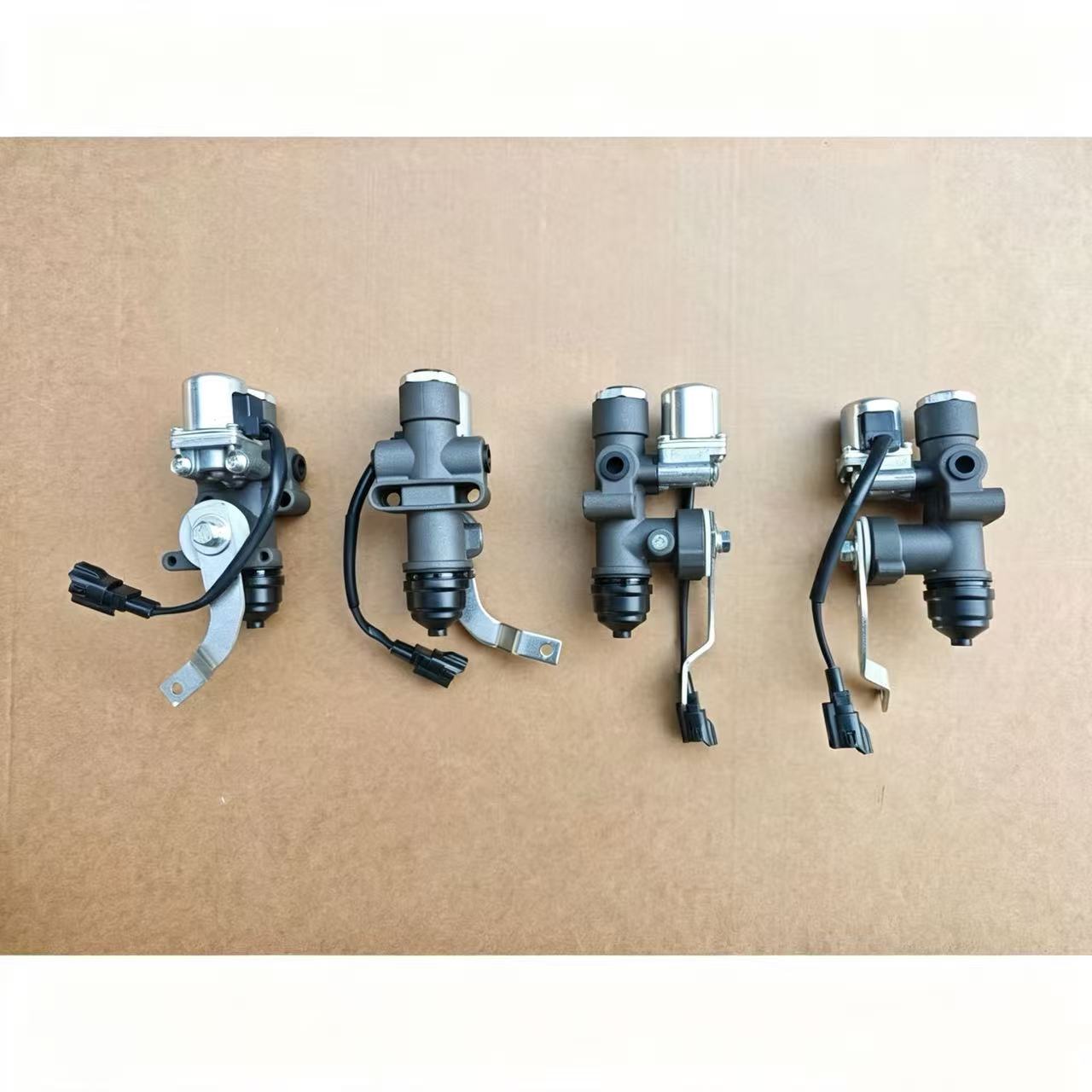 49770-1721 497701721 Levelling Valve for HINO 700 Truck Spare Body Parts