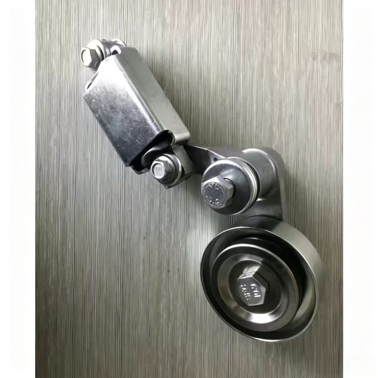 16380-2410 16380-2591 16620-E0090 163802410 163802591 16620E0090 Belt Tensioner for HINO 700 Truck Spare Body Parts