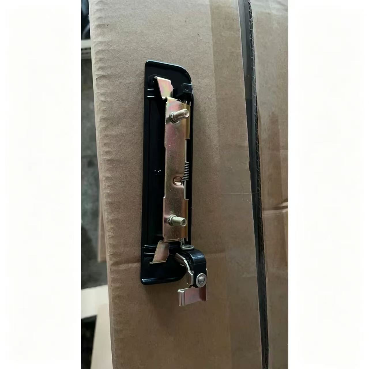 69220-37010 6922037010 Left Door Handle for Hino Dutro WU300 Truck Spare Parts