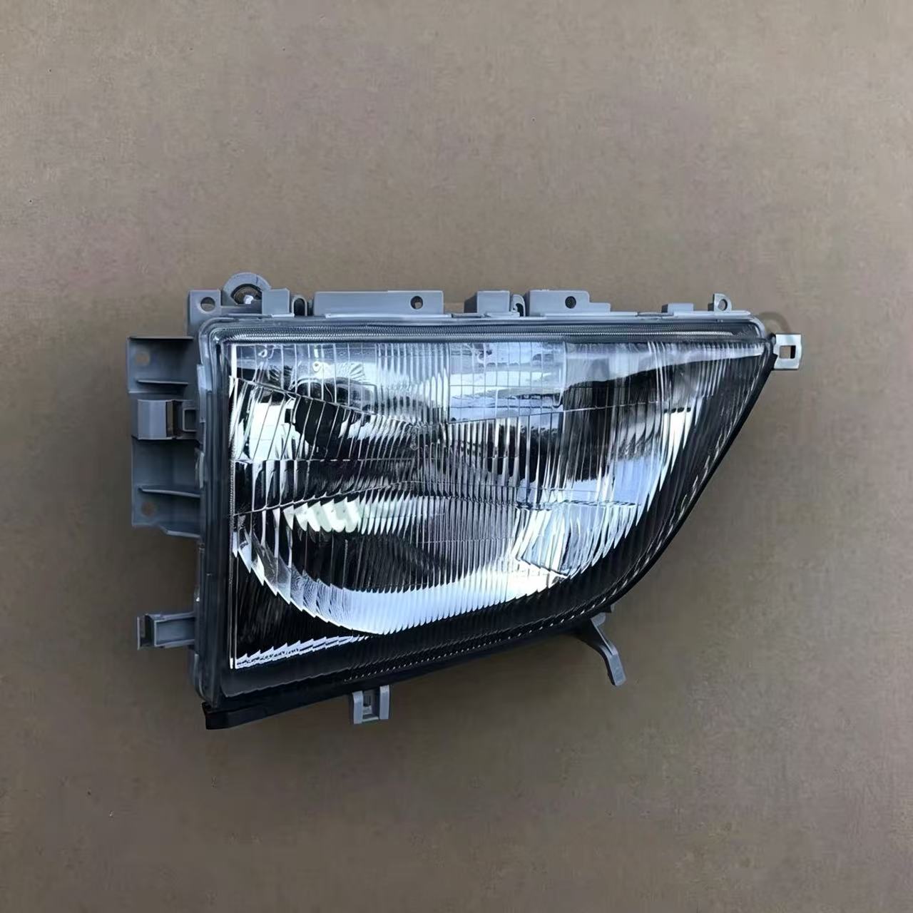 Headlamp for Hino 300 Dutro Dyna BU420 BU320 2003 Truck Body Parts