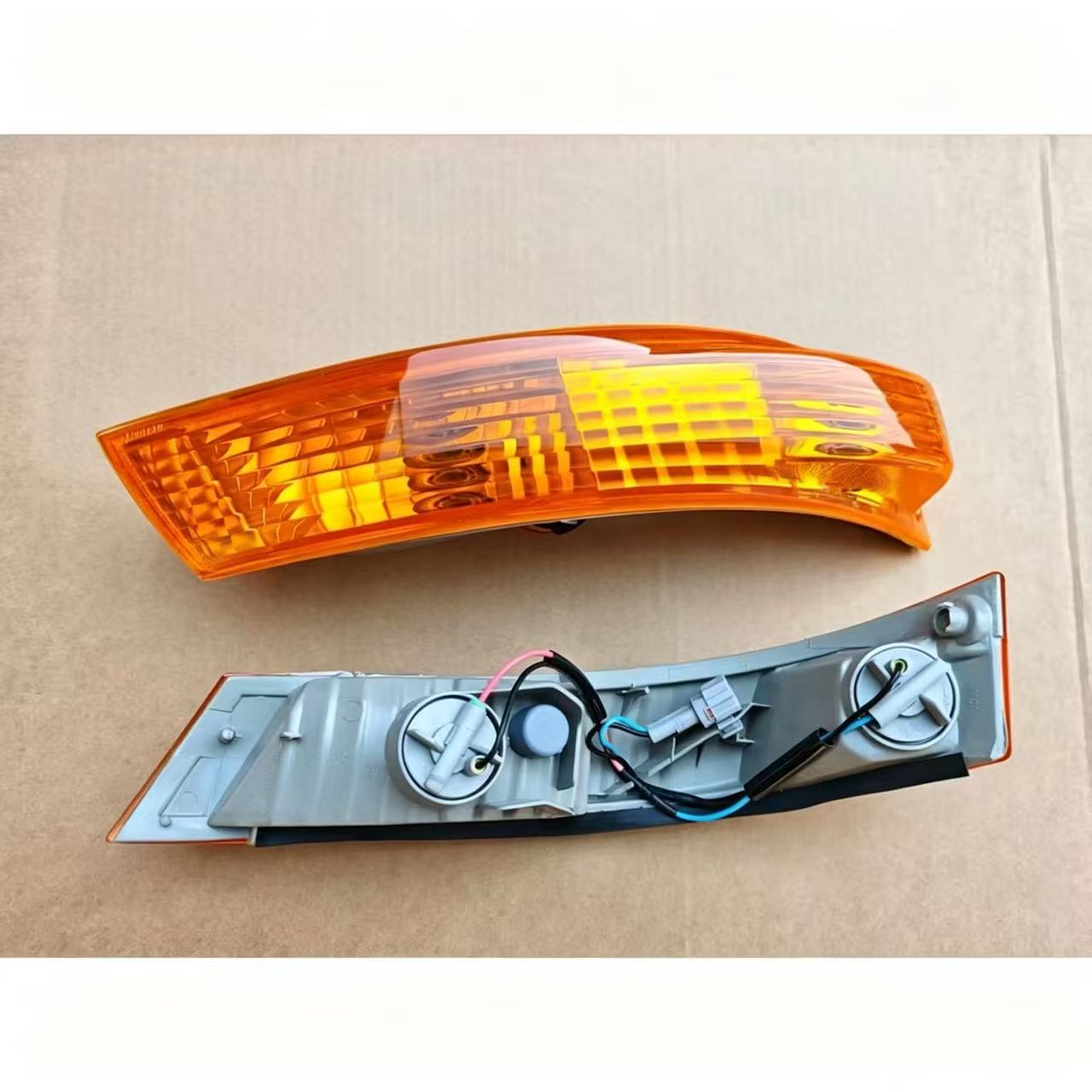 Front Panel Lamp RH for Hino 300 Dutro Dyna BU420 BU320  2003
