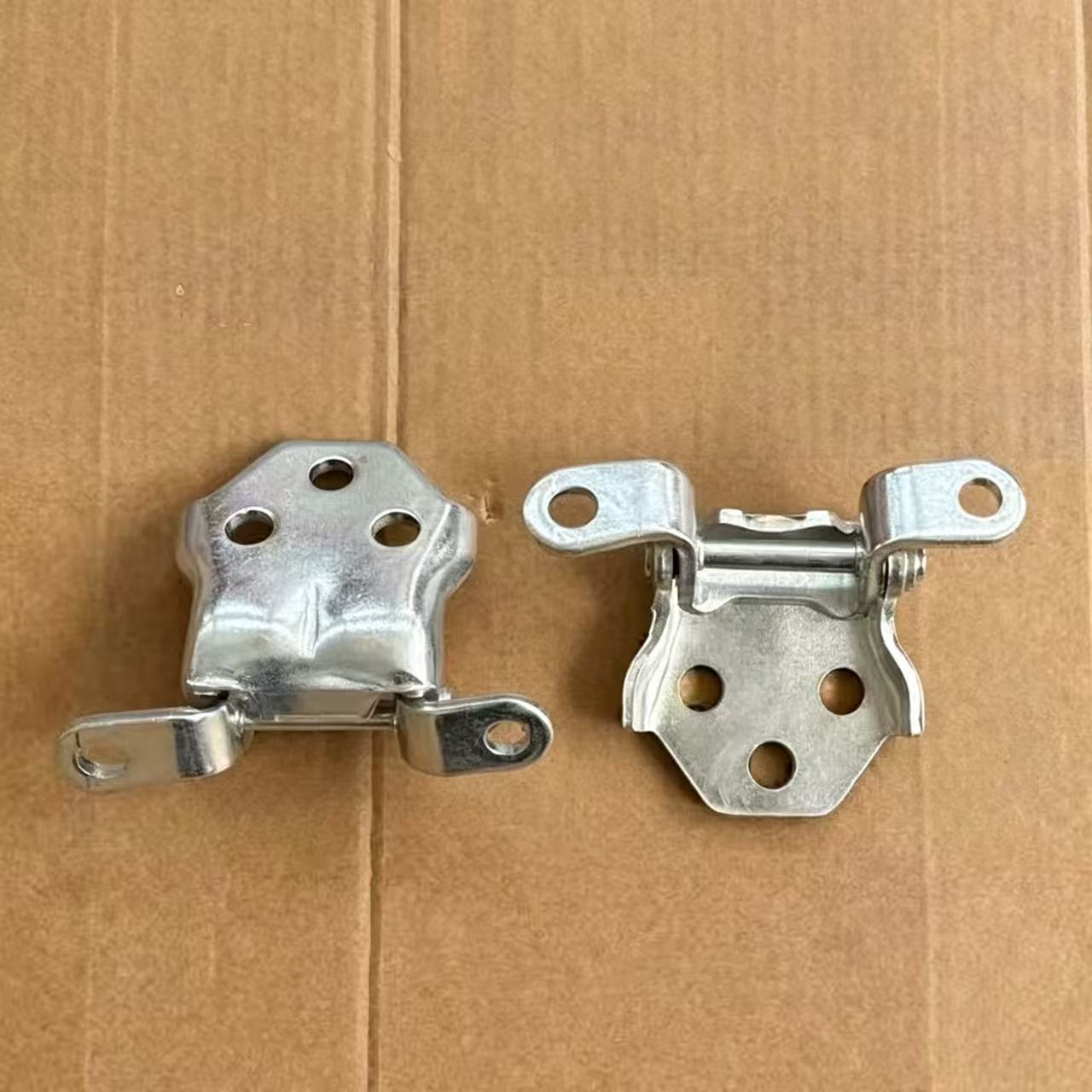 68710-26022 6871026022 DOOR HINGE UPPER RH (TOP) for NEW  Hino 300 Dutro 2012  XZU600R Narrow