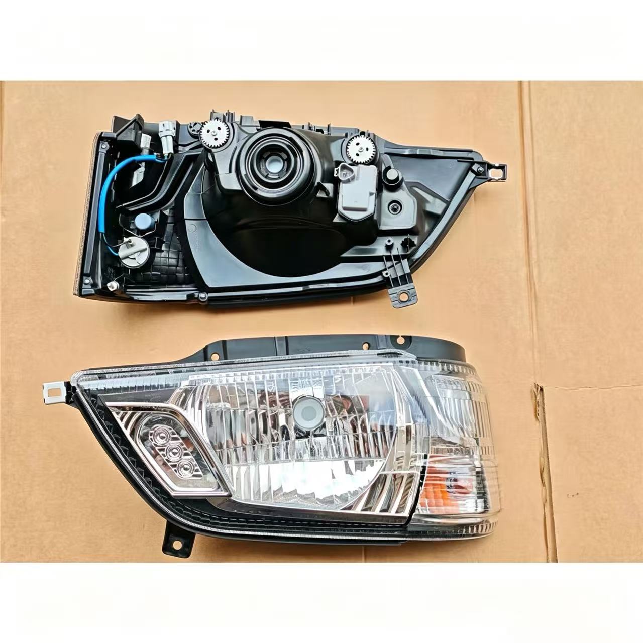Headlights RHD Right(with Motor) with Two Light Heads for NEW  Hino 300 Dutro 2012  XZU600R Narrow Truck Spare Parts