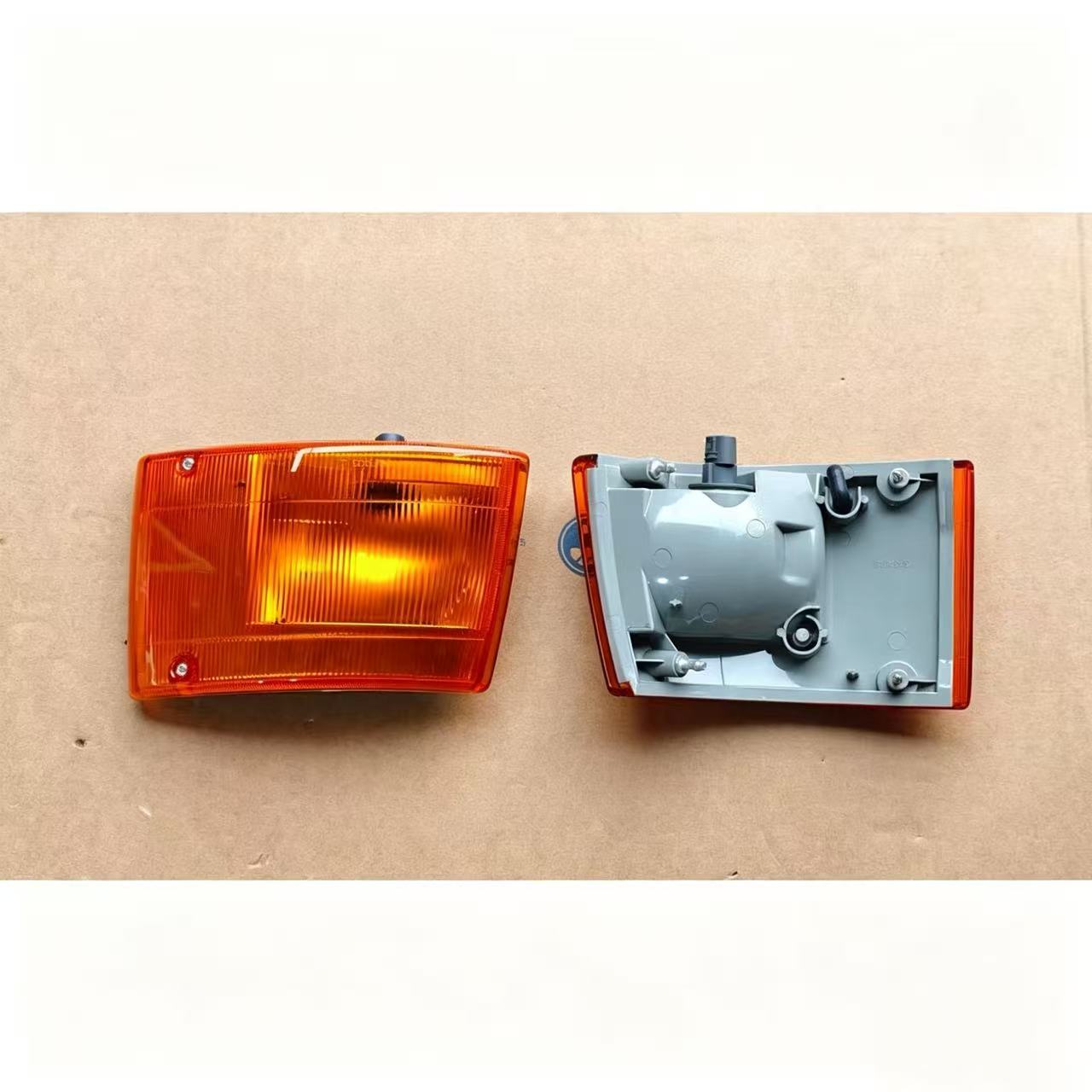 Corner Lamp 98" LH Yellow for Hino FM3M Truck Spare Parts