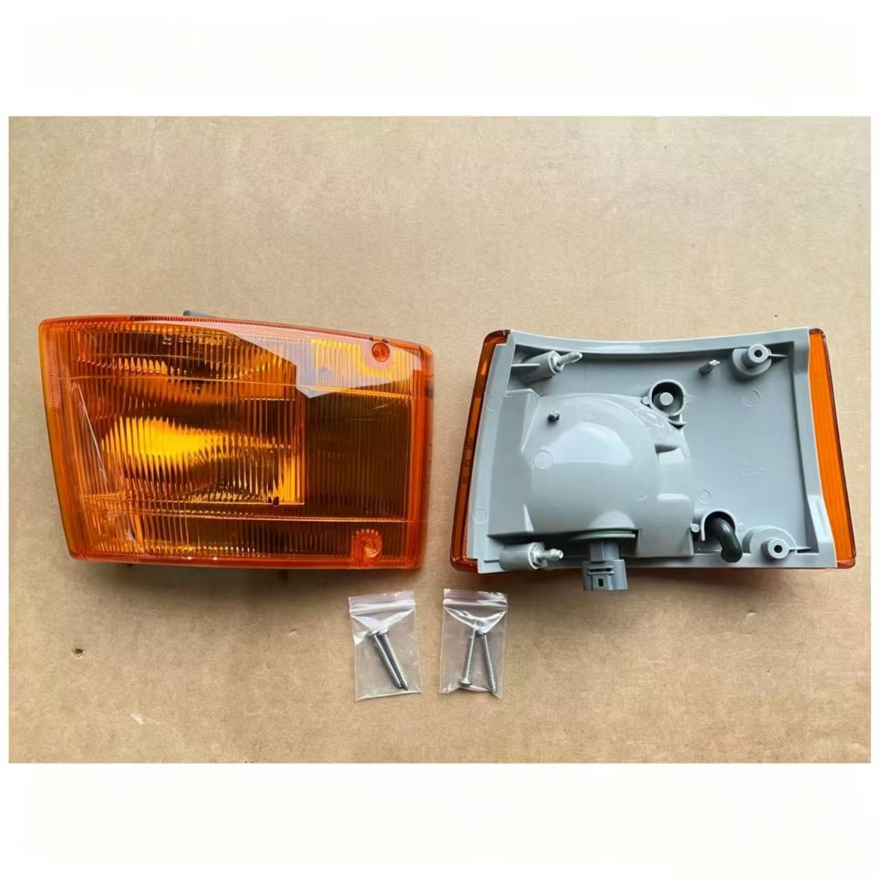Corner Lamp 98" RH Yellow for Hino FM3M Truck Spare Parts
