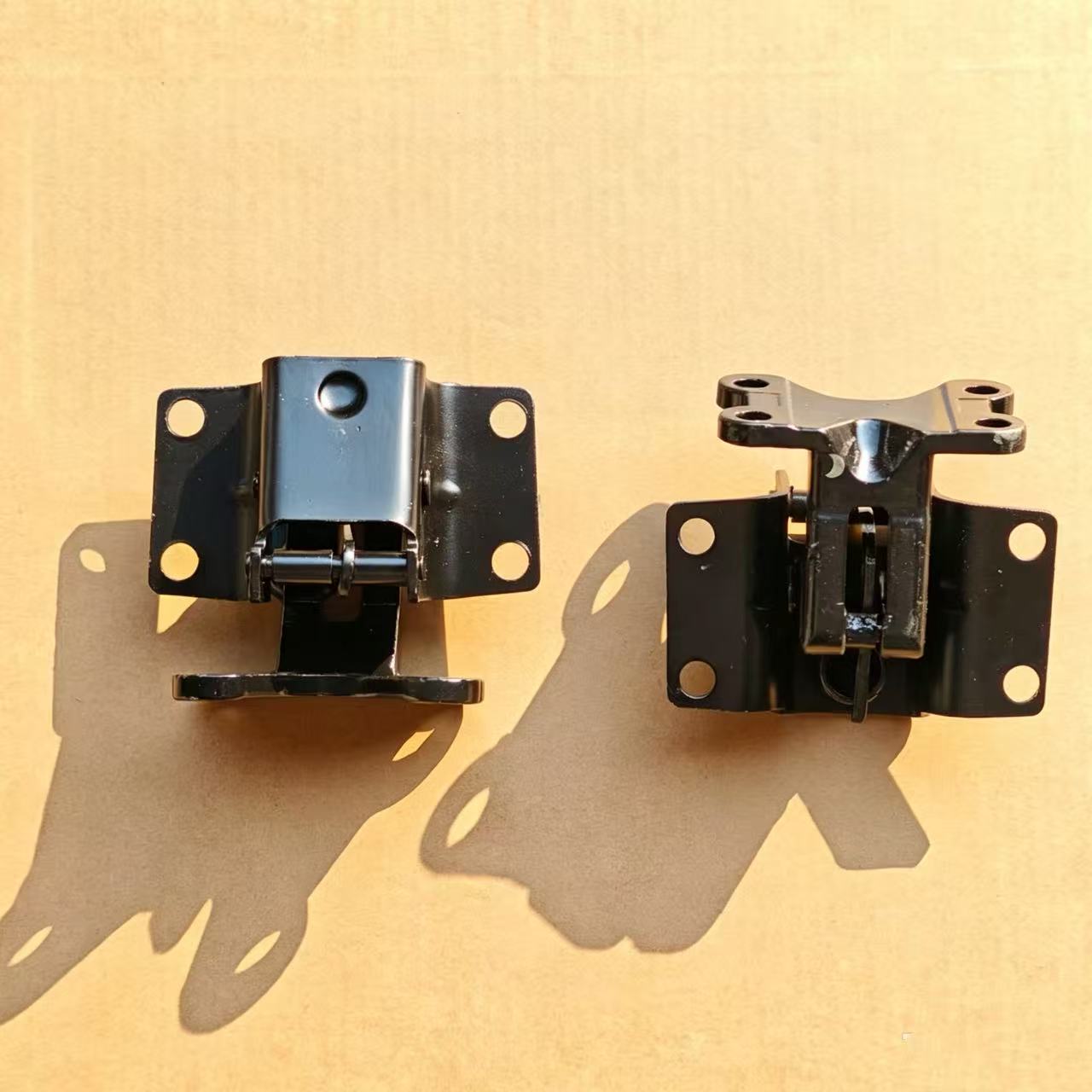 New 69270-1181 69270-1182  692701181 692701182 Door Hinge for Hino Ranger FM2K Chrome Truck Parts Plastic Material