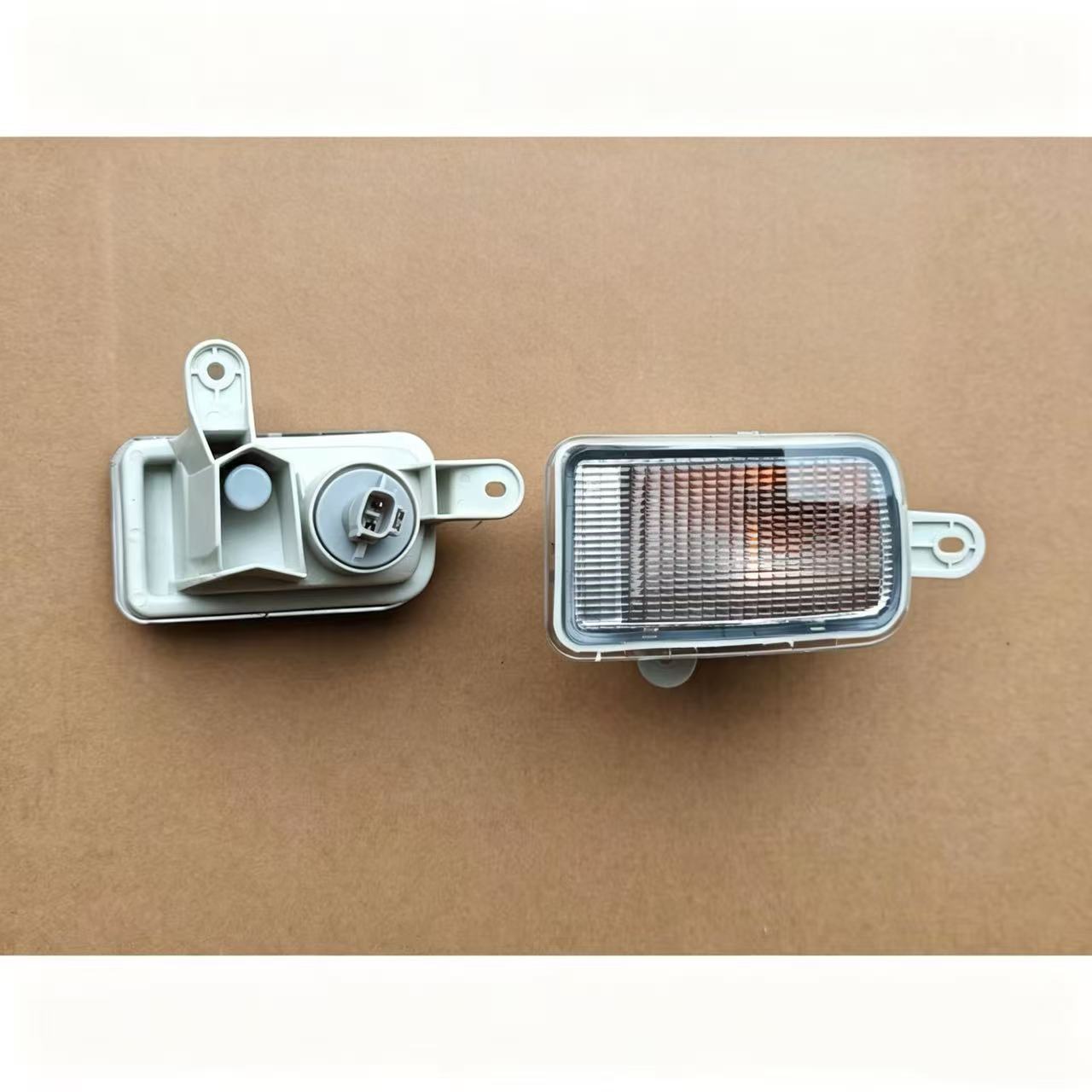 Bumper Fog Lamp RH White for Hino Profia SH 35 TONS LFR LFS 21 TONS Truck Spare Body Parts