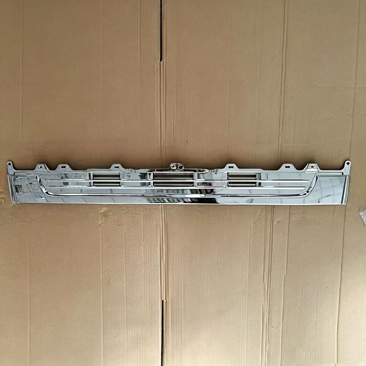 Chrome Center Grilles  for Hino Profia 2000 Year SH 35 TONS  Truck Spare Body Parts