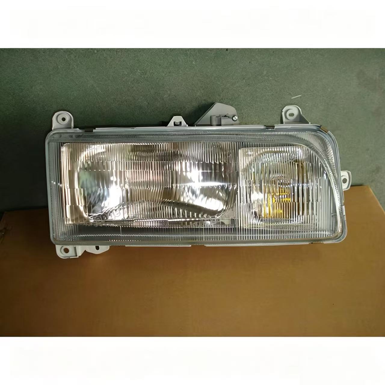 Headlamps  Front Lamps for Hino Profia  SH 35TONS  LFR LFS 21 TONS Truck Spare Body Parts 219-1105