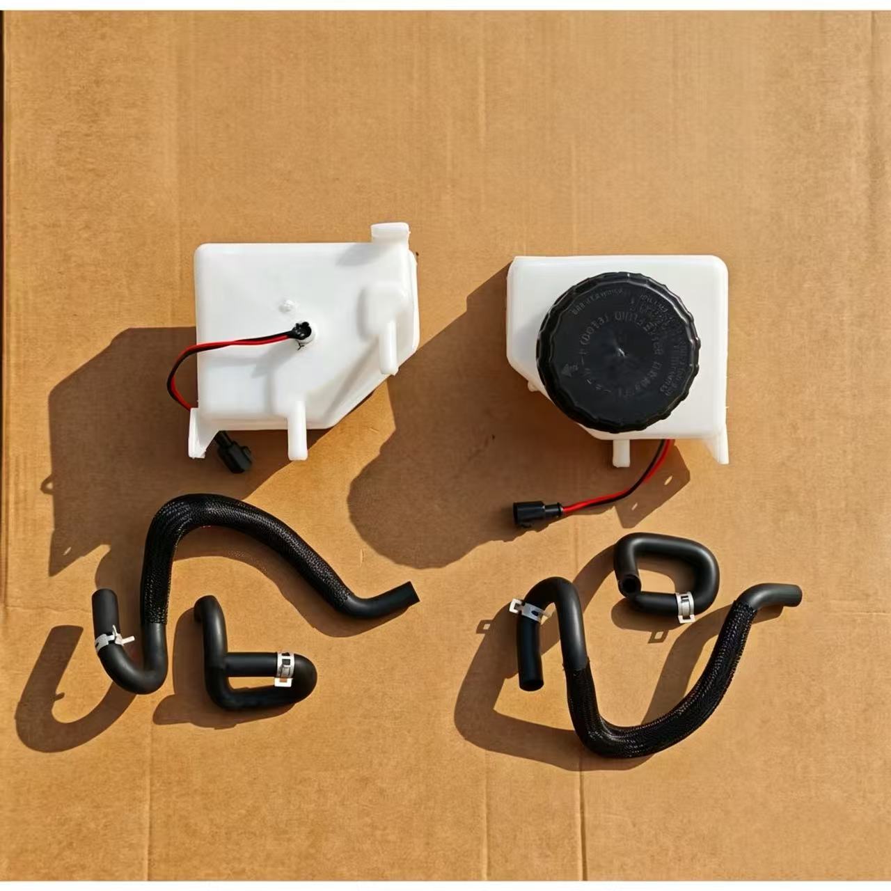 Brake Fluid tank Type a (different Tube) with Tube for hino 500 Truck Spare Parts