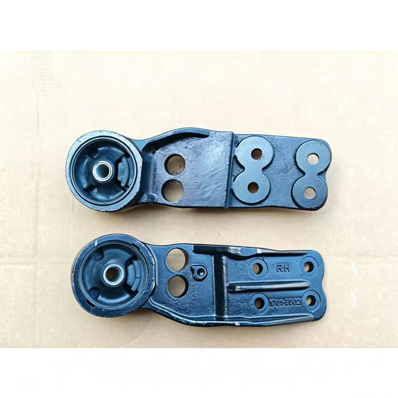 51701-E0020 51701E0020 Tilt Hinge Bracket RH 39*12cm for HINO 500 Truck Spare Parts