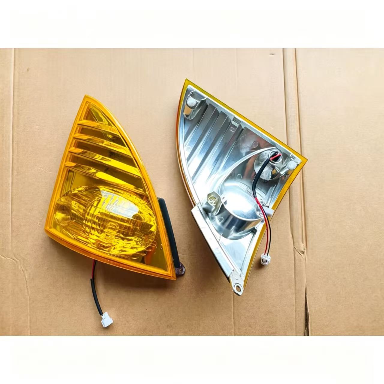 Side Lamp Solid Yellow Right for HINO 500 Truck Spare Parts