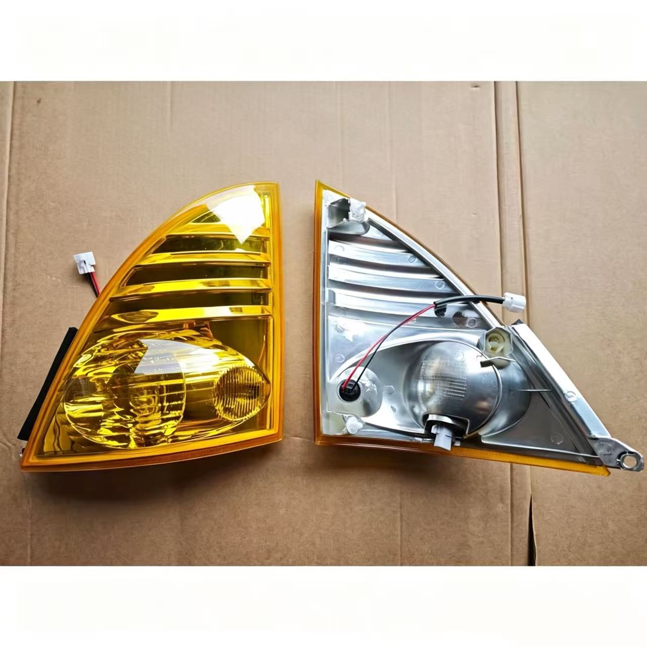 Side Light Solid Yellow Left for HINO 500 Truck Spare Parts