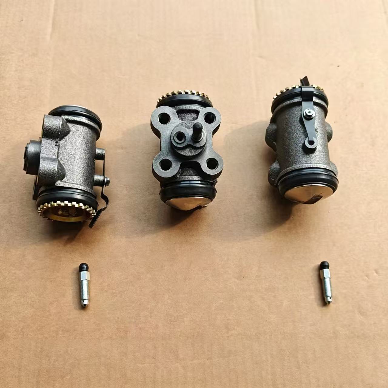 47550-2330 475502330 Brake Wheel Cylinder Right Upper 1-1/2 38.1mm Plastic New Condition for HINO 500 Truck Body Spare Parts