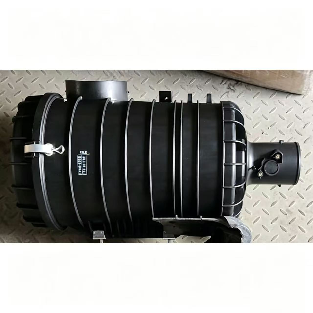 New HINO 500 Truck Body Spare Parts Air Clear Tank Wide Straight Without Sensor Made of Plastic