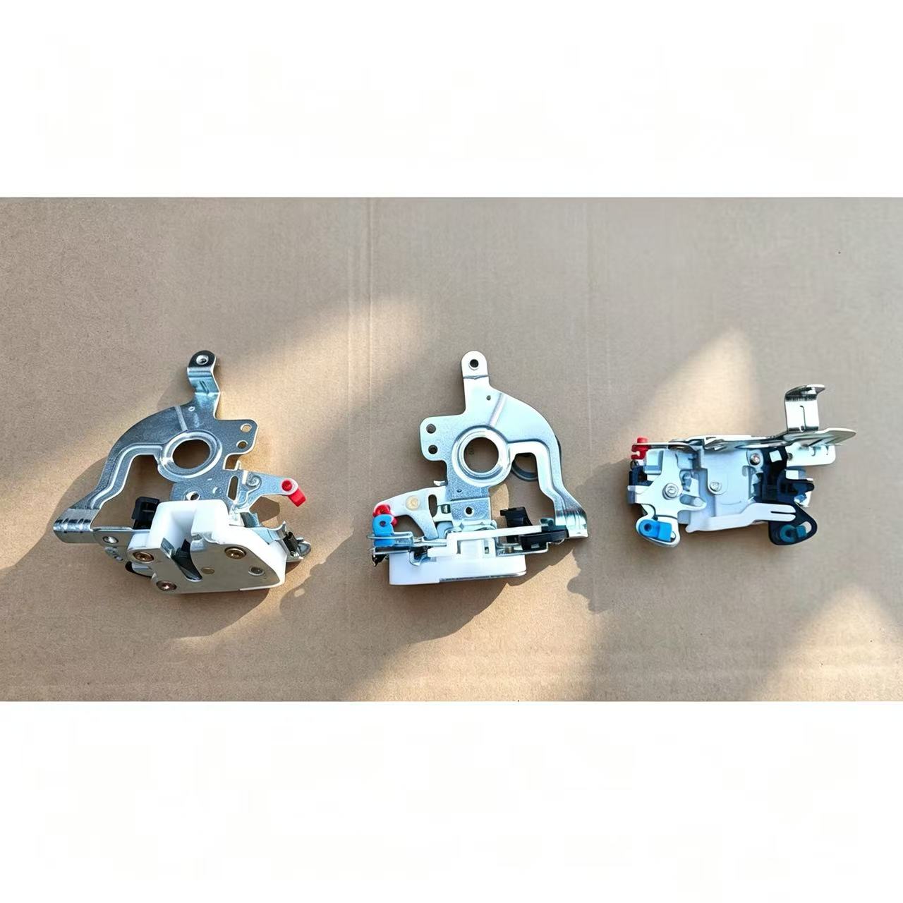69310-E0010 69310-e0080 Door Lock (without Tie Rod) RH for HINO Mega 500 Truck Body Spare Parts New