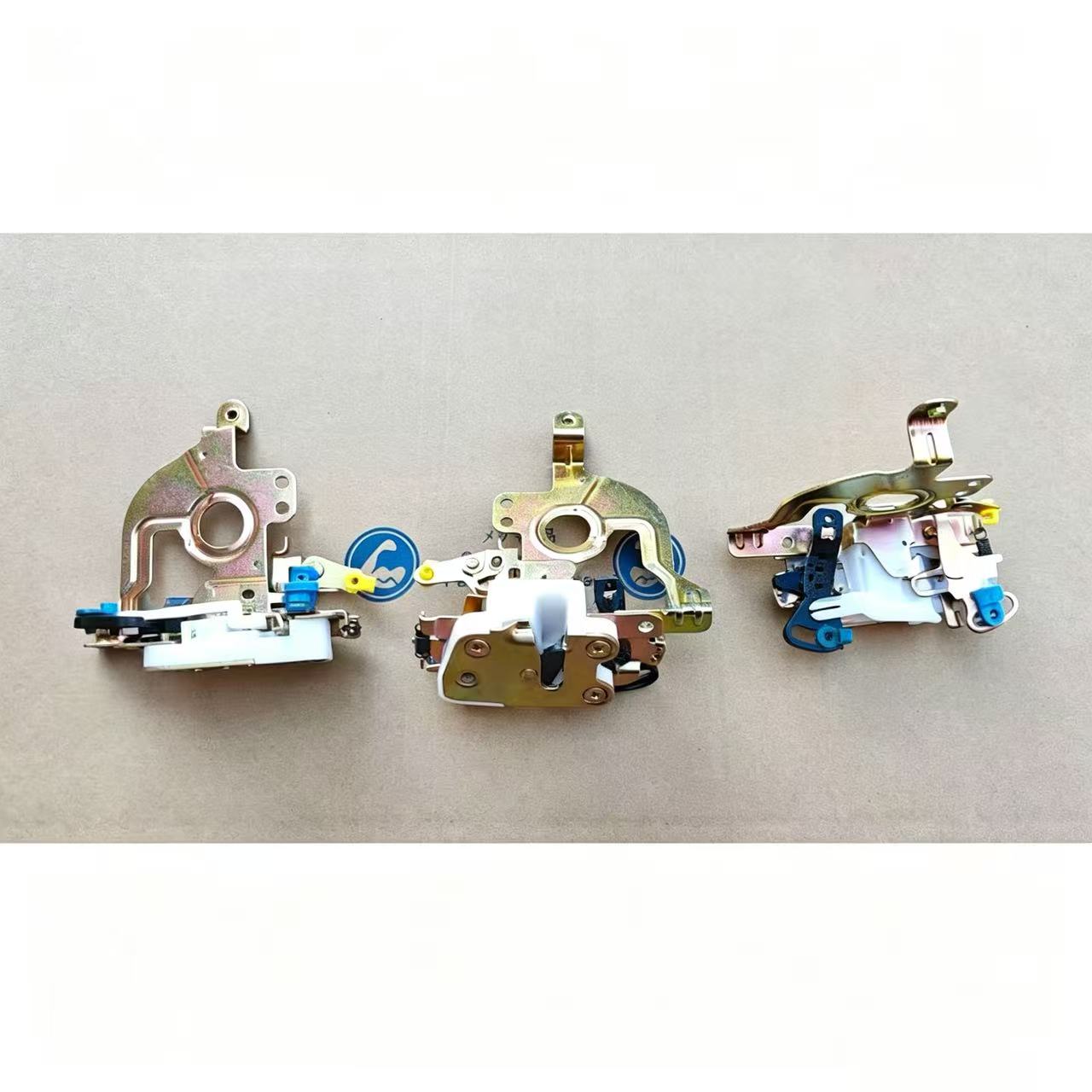 69310-E0020 69320-e0070 69310E0020 69320e0070 Door Lock for HINO 500 Truck Body Spare Parts