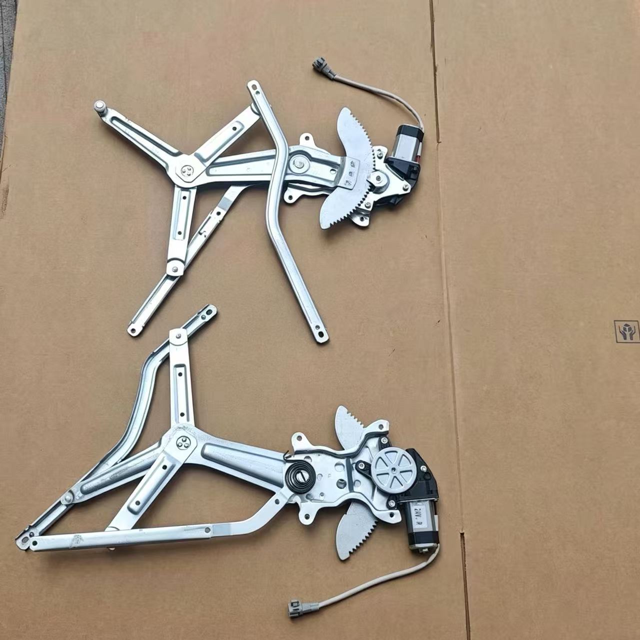 69810-E0051 69810-E0110 69810E0051 69810E0110 Window Regulator Auto RH for HINO 500  Chrome Truck Body Spare Parts