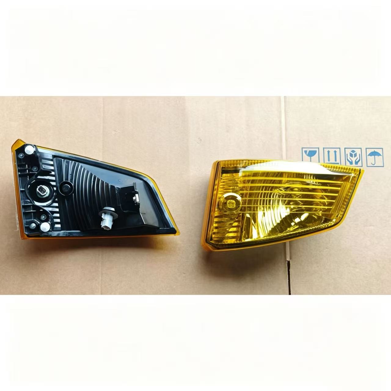 Turn signal Left Solid Yellow for Hino Victor 500  Truck Spare Body Parts