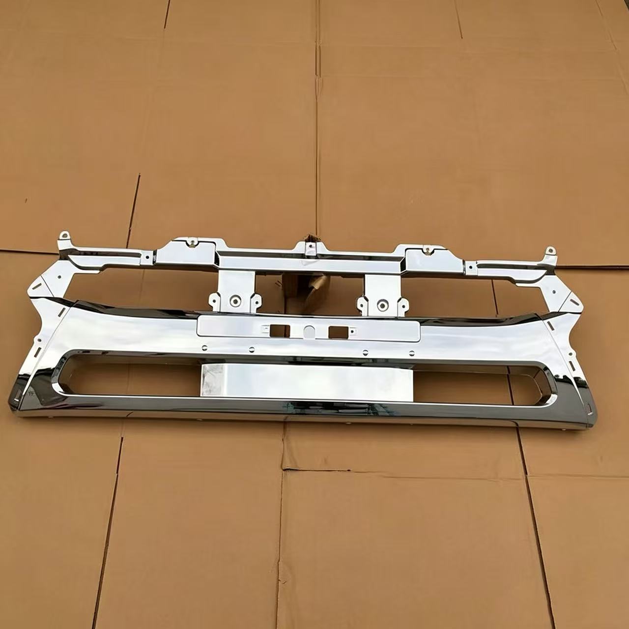 Chrome Front Bumper Center for Hino Victor 500  Truck Spare Body Parts