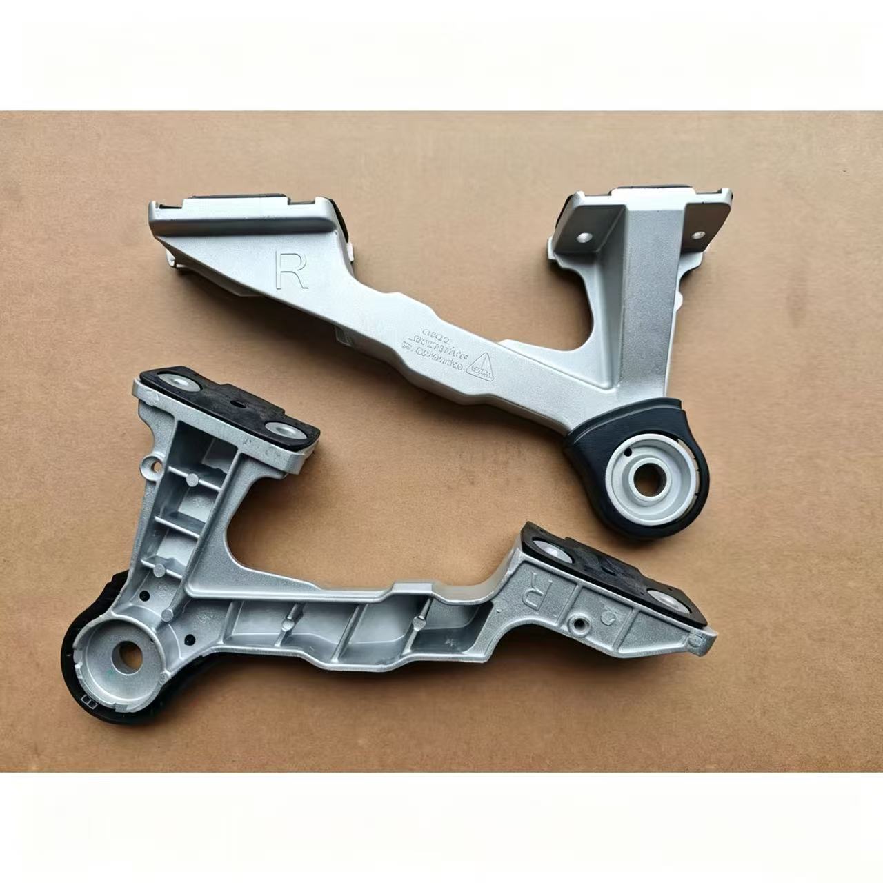 S8792-EW020 S8792EW020 2017 HINO 700 Truck Body RH Spare Parts New Arm Bracket for Body Mirror