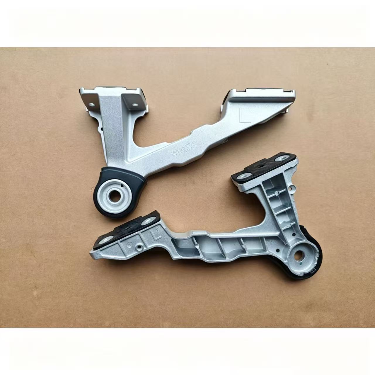 S8793-EW020 S8793EW020 2017 HINO 700 Truck Body Mirror Arm Bracket New LH Spare Parts