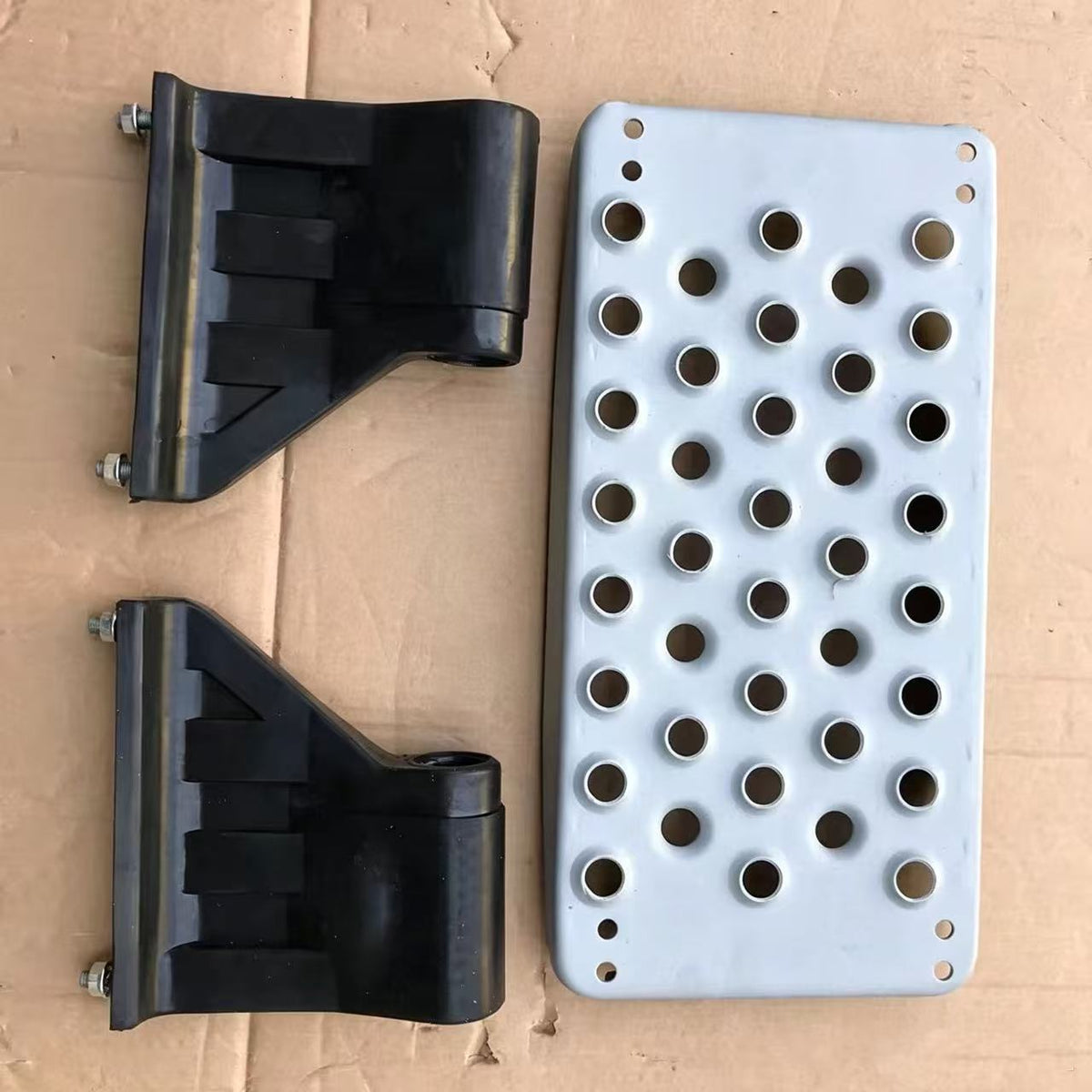 3756600628 3756600528 STEP PEDAL for Mercedes Benz ACTROS MP2 Truck Parts