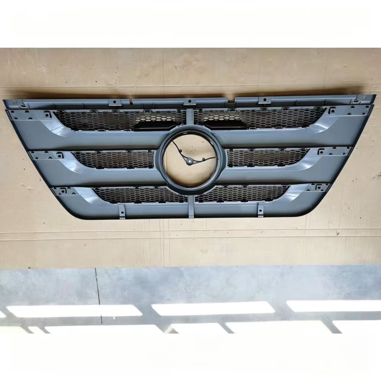 9437501518 GRILLE for Mercedes Benz ACTROS MP3 MEGA Truck Parts