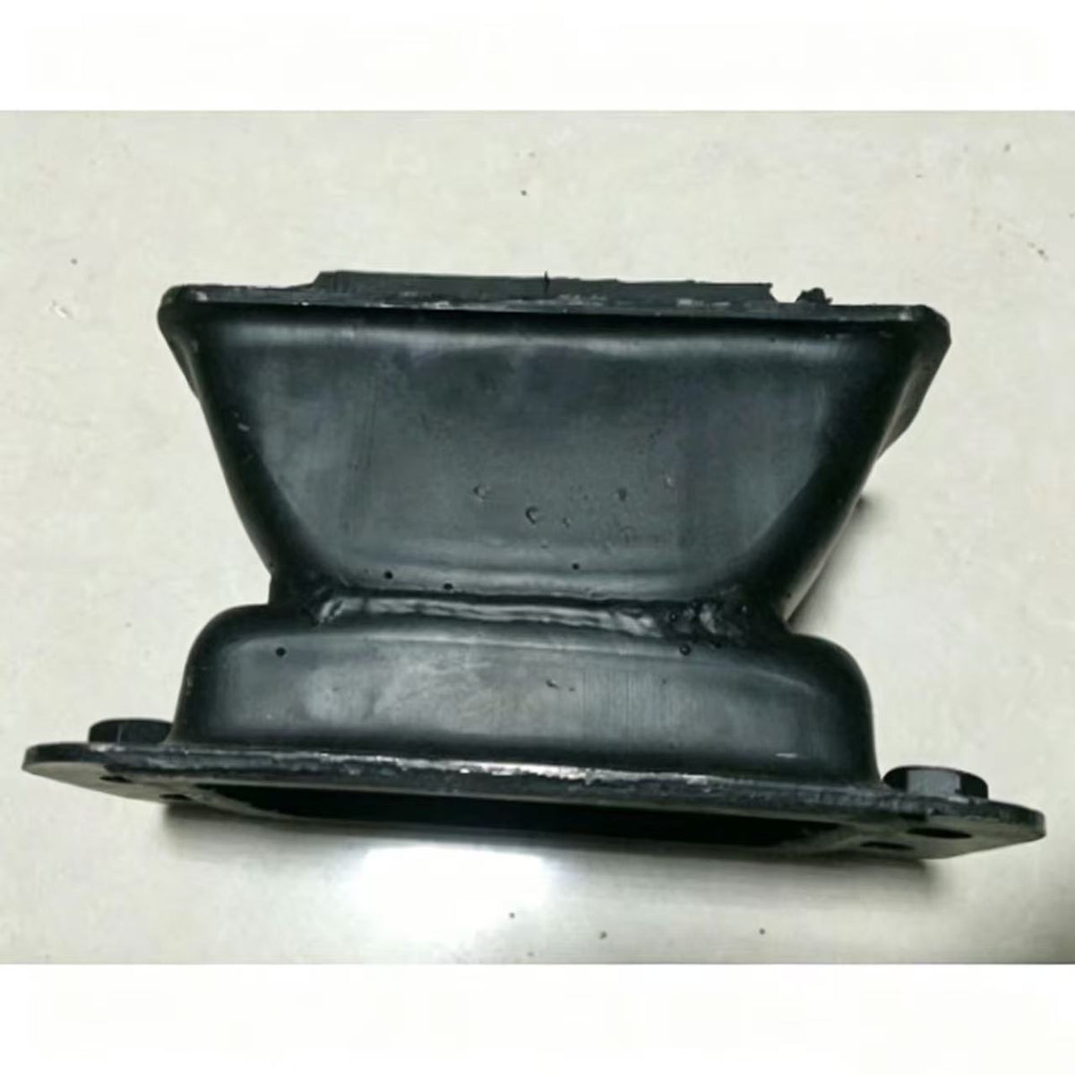 6452400018 6452400418 Engine Mounting (Iron) 18mm*14mm for Mercedes Benz Truck Spare Parts
