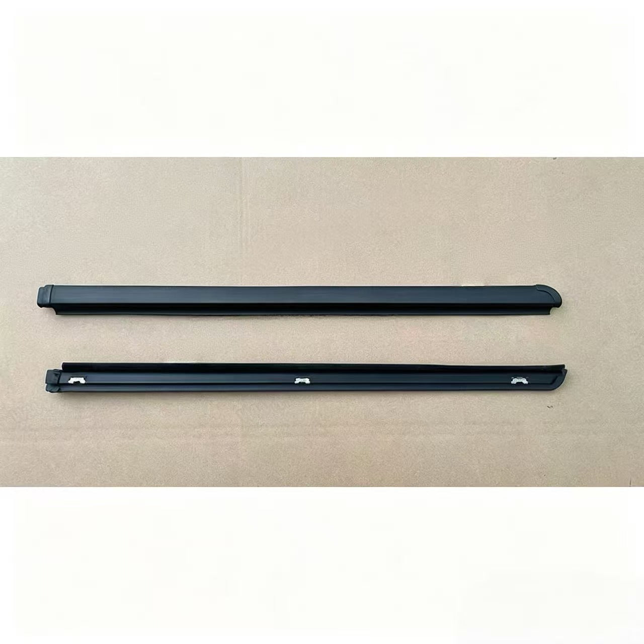VENT GLASS DOOR GLASS MOULDING OUTER RH for ISUZU NPR115 NKR90