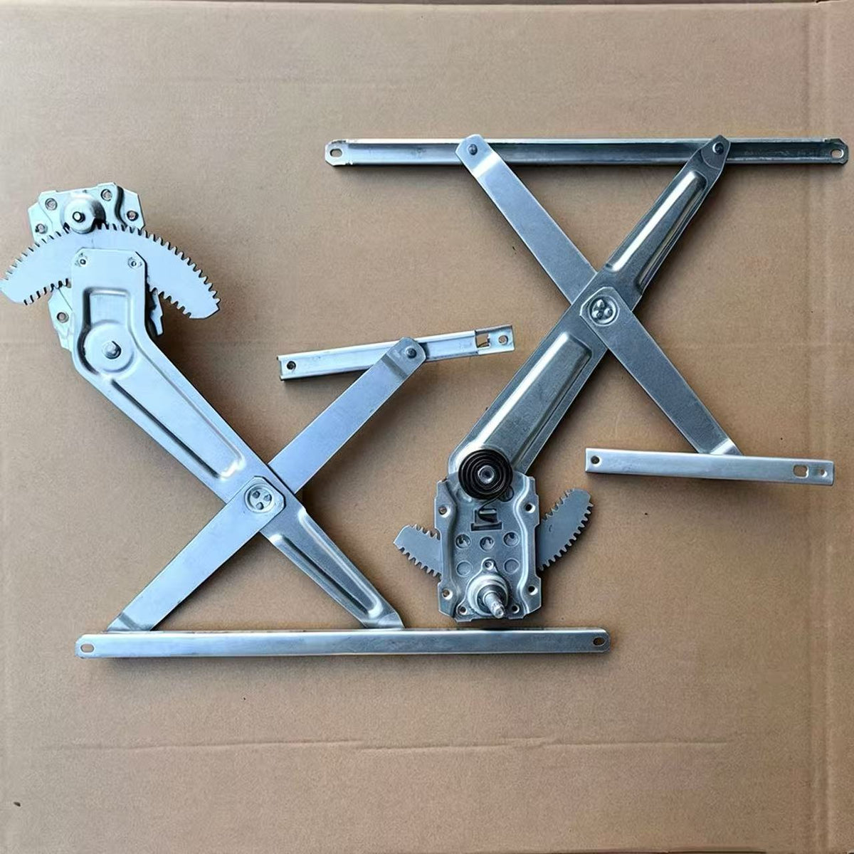 1-74417062-0 1744170620 ISUZU ROCKY195/175 Truck Spare Parts Window Lifter (right) in Plastic Model NPR