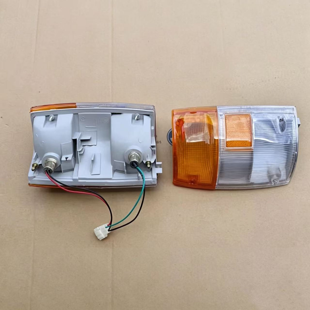Corner Lamp RH (w-y) for Isuzu NPR 120 100P