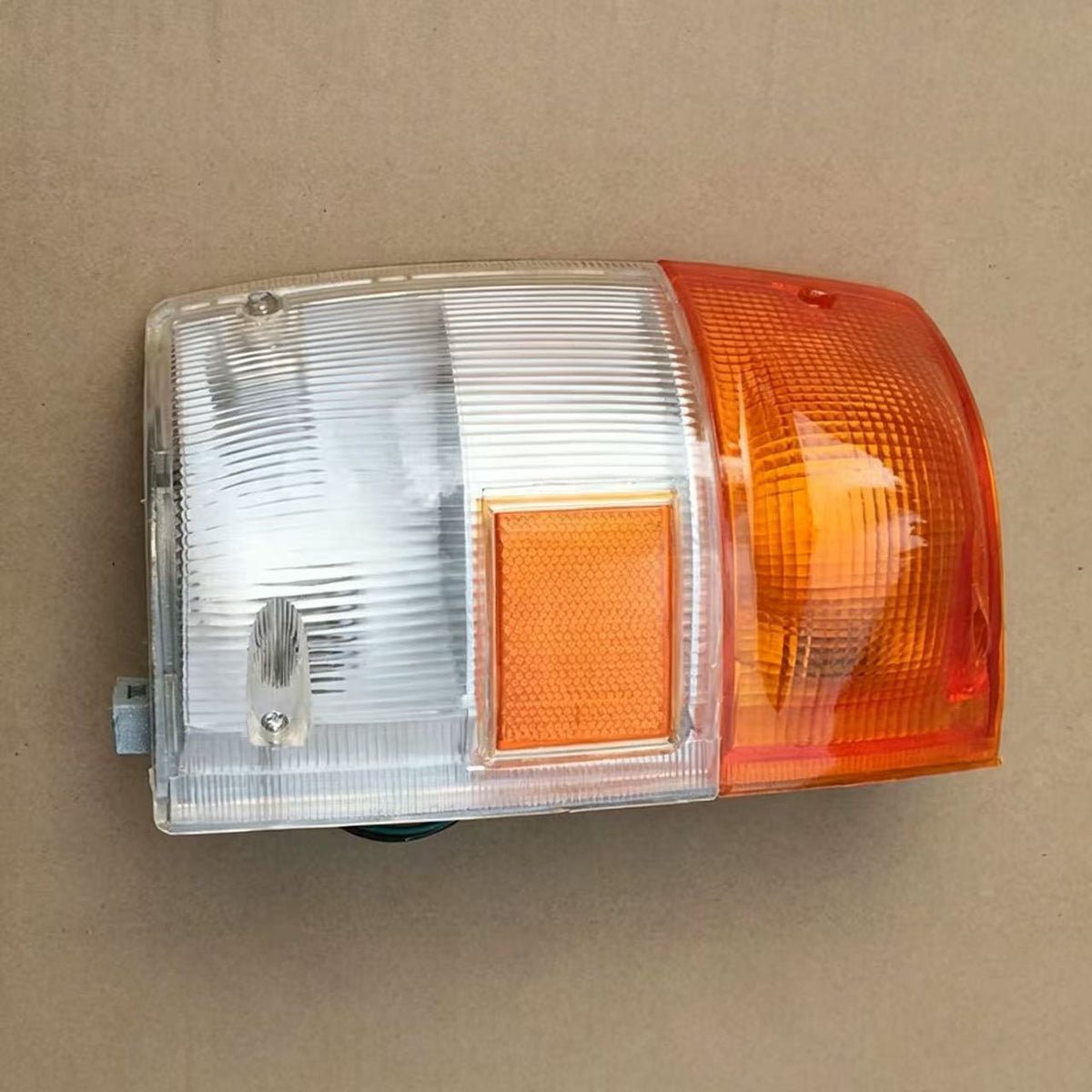 Corner Lamp Yellow and White LH for ISUZU NPR 120 100P Truck Spare Body Parts
