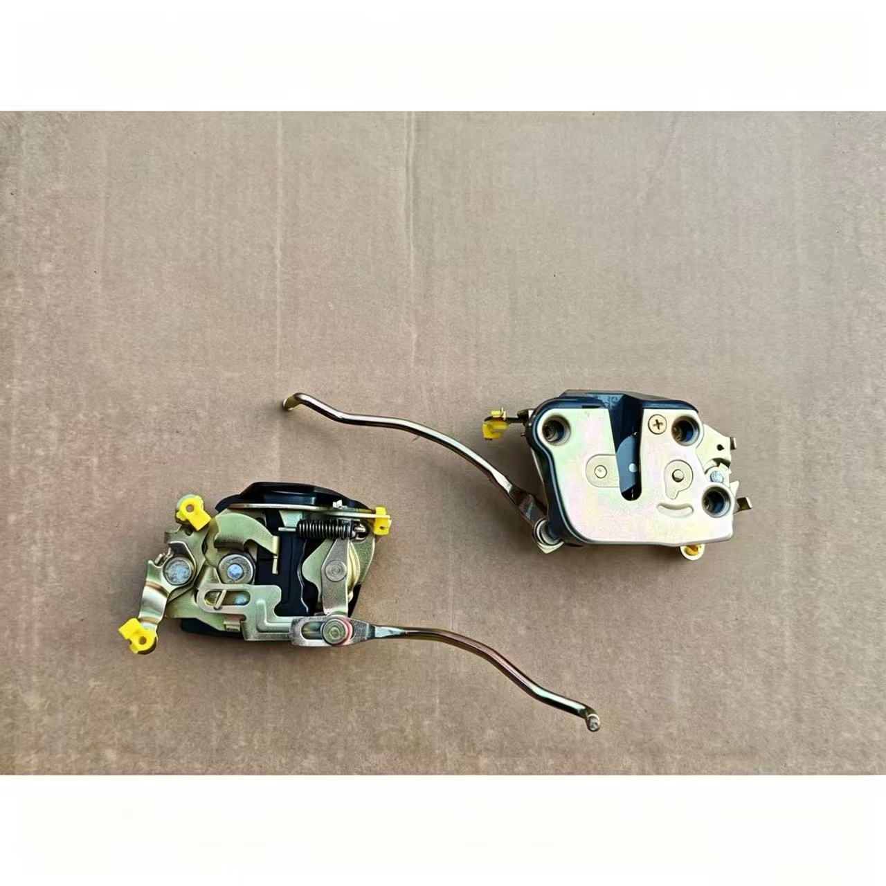 8-97852413-3 8978524133 Door Lock LH for ISUZU NPR 120 100P Truck Spare Body Parts