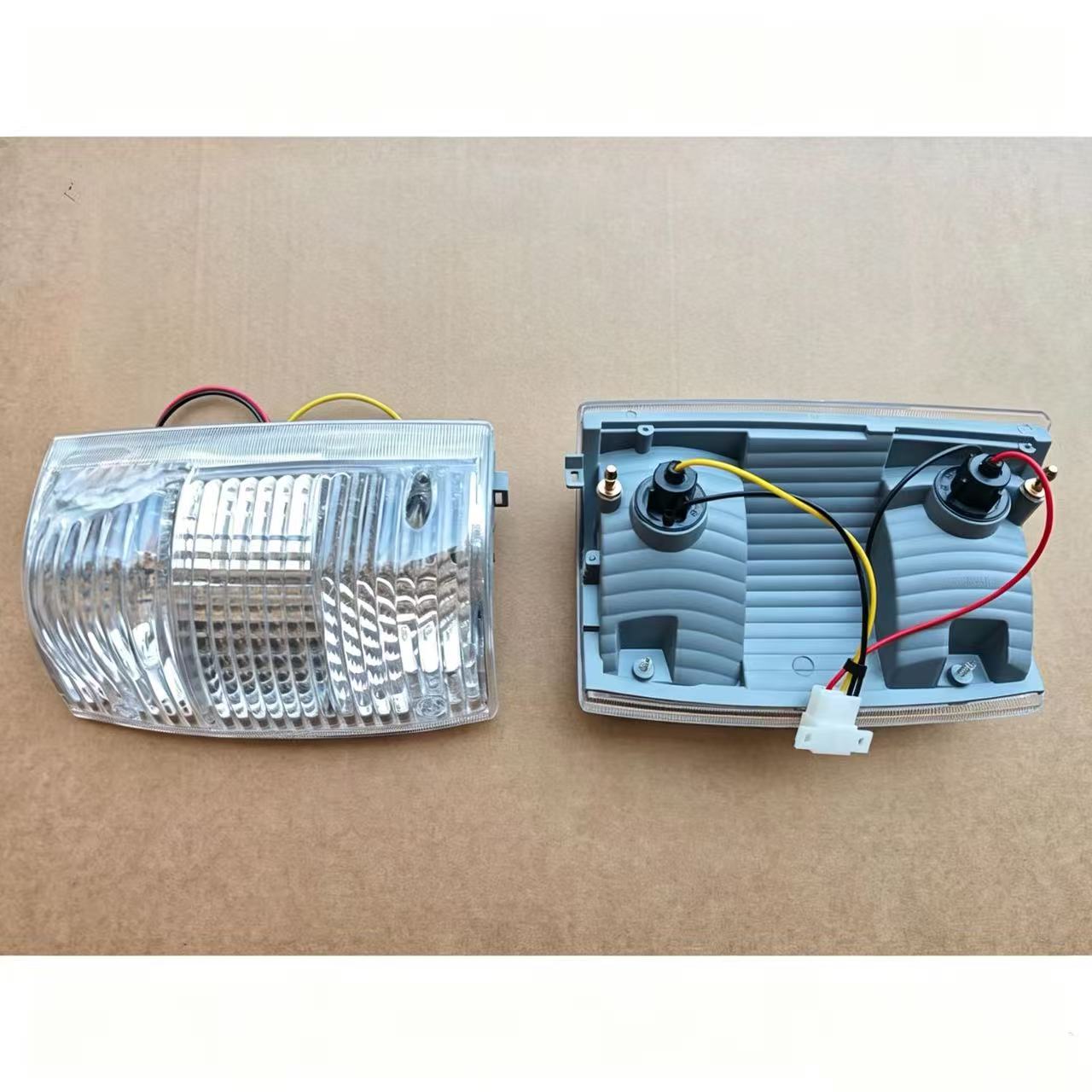 Corner Lamp LH (W) for ISUZU NPR 120 100P Truck Spare Body Parts